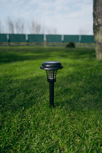 Solarna lampka OWADOBÓJCZA LED / UV na kolcu 2