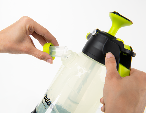 Opryskiwacz ciśnieniowy z wlewem bocznym AQUA SPRAY CLEAR 2L  3